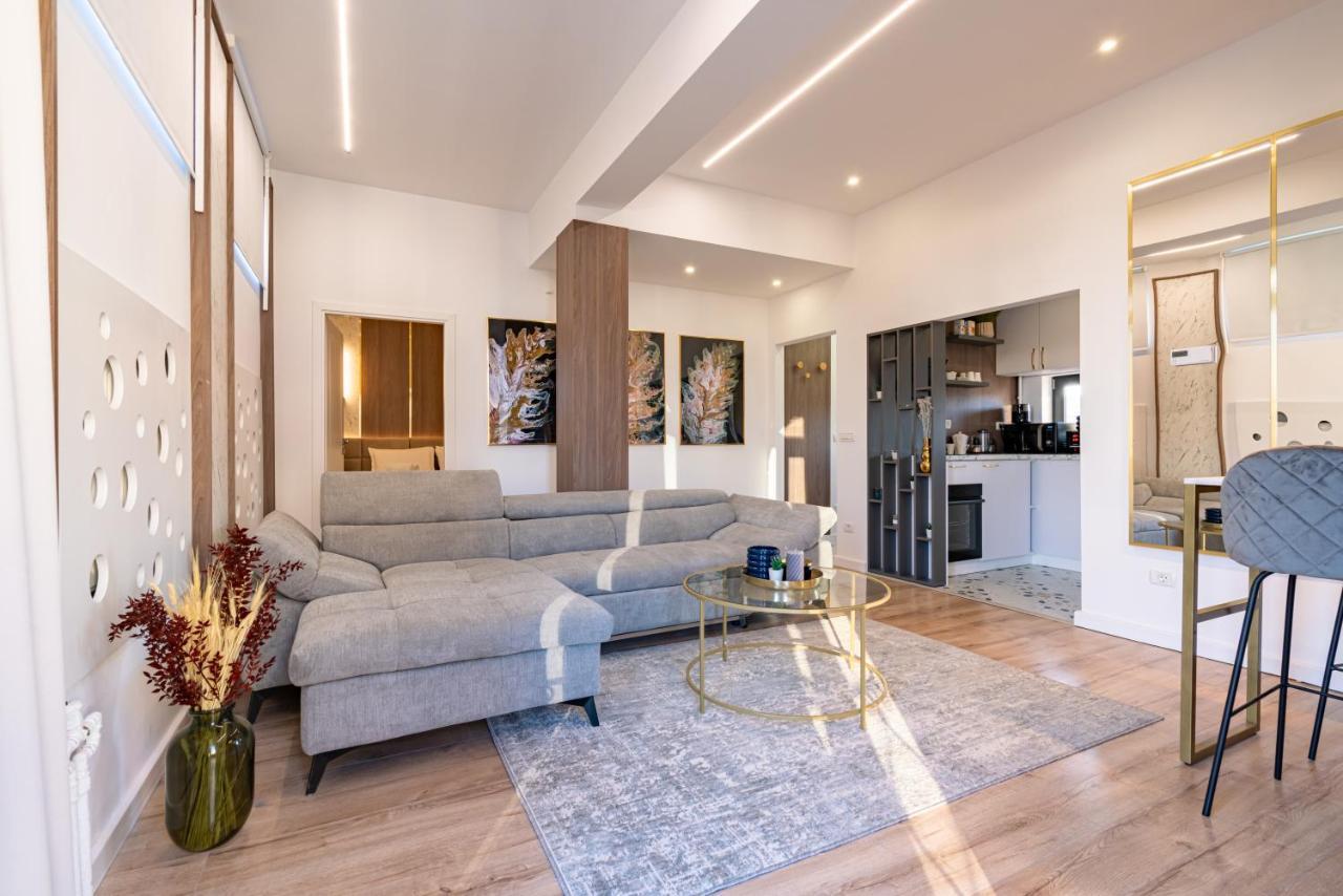 Golden View - Breathtaking Location In Bucharest Lejlighed Eksteriør billede