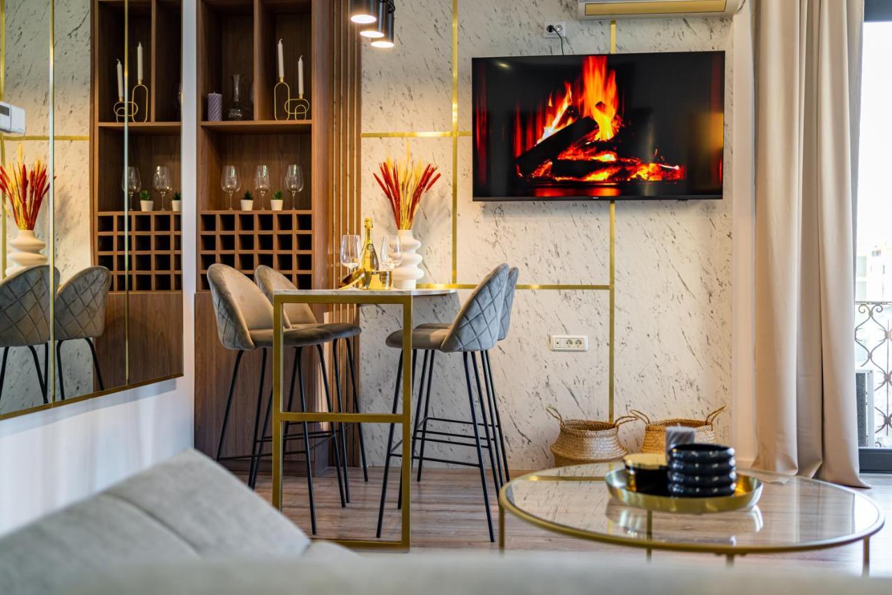 Golden View - Breathtaking Location In Bucharest Lejlighed Eksteriør billede