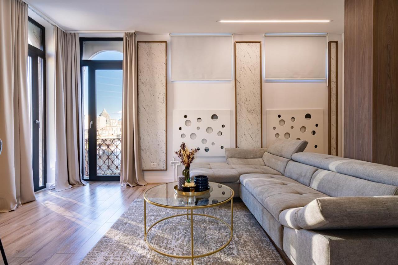 Golden View - Breathtaking Location In Bucharest Lejlighed Eksteriør billede